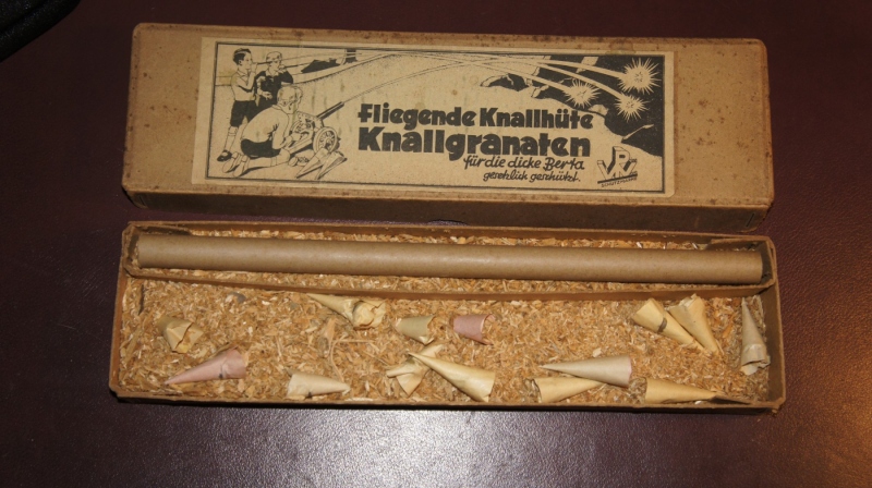 Fliegende Knallhüte Knallgranaten