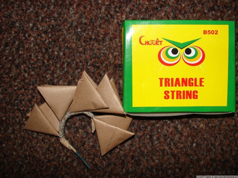 Chooet_triangle_string_1